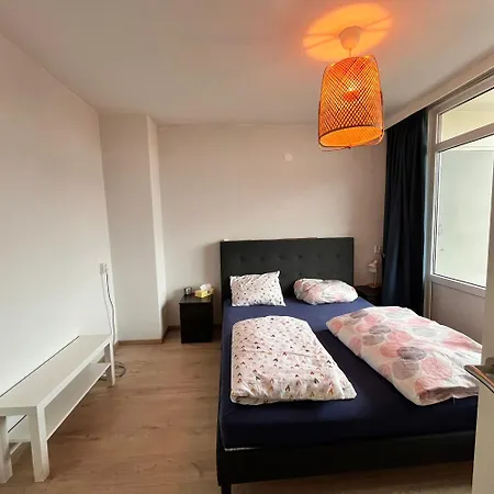 아파트 Lovely And Spacious In *