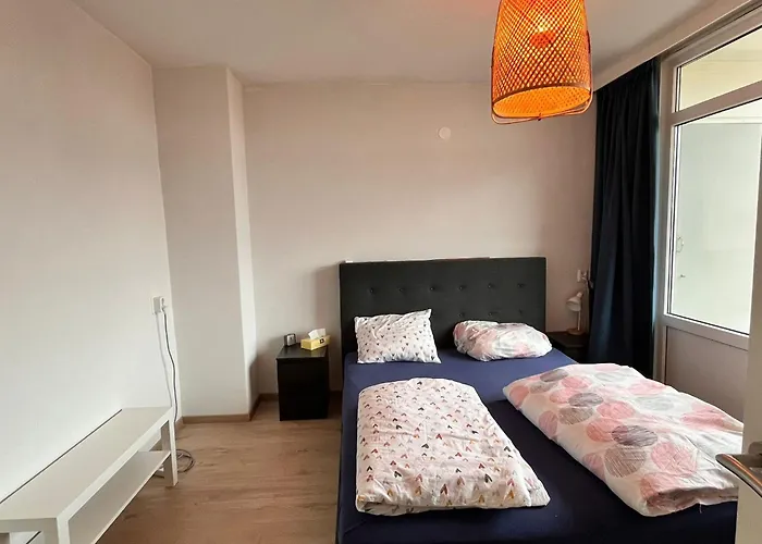 아파트 Lovely And Spacious In *